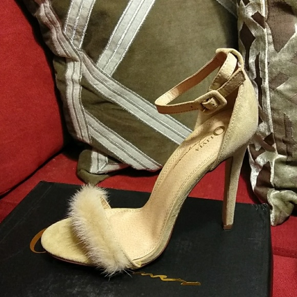 Pala by Olivia Jaymes in Nude Suede/ Fur - Picture 1 of 2